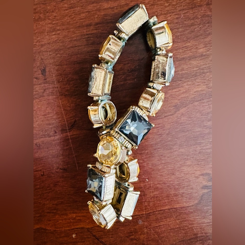 Stretchy bling bracelet